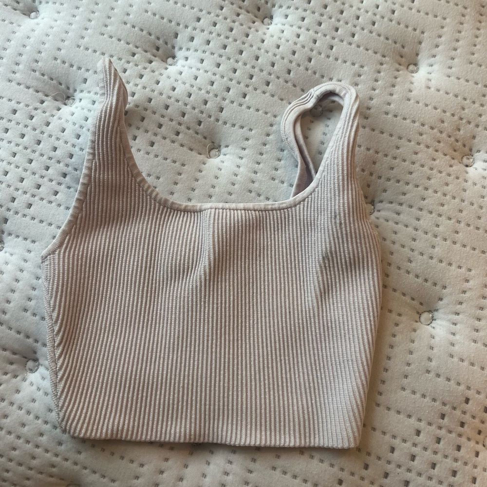Light pink Aritzia tank top SIZE XS (worn once)